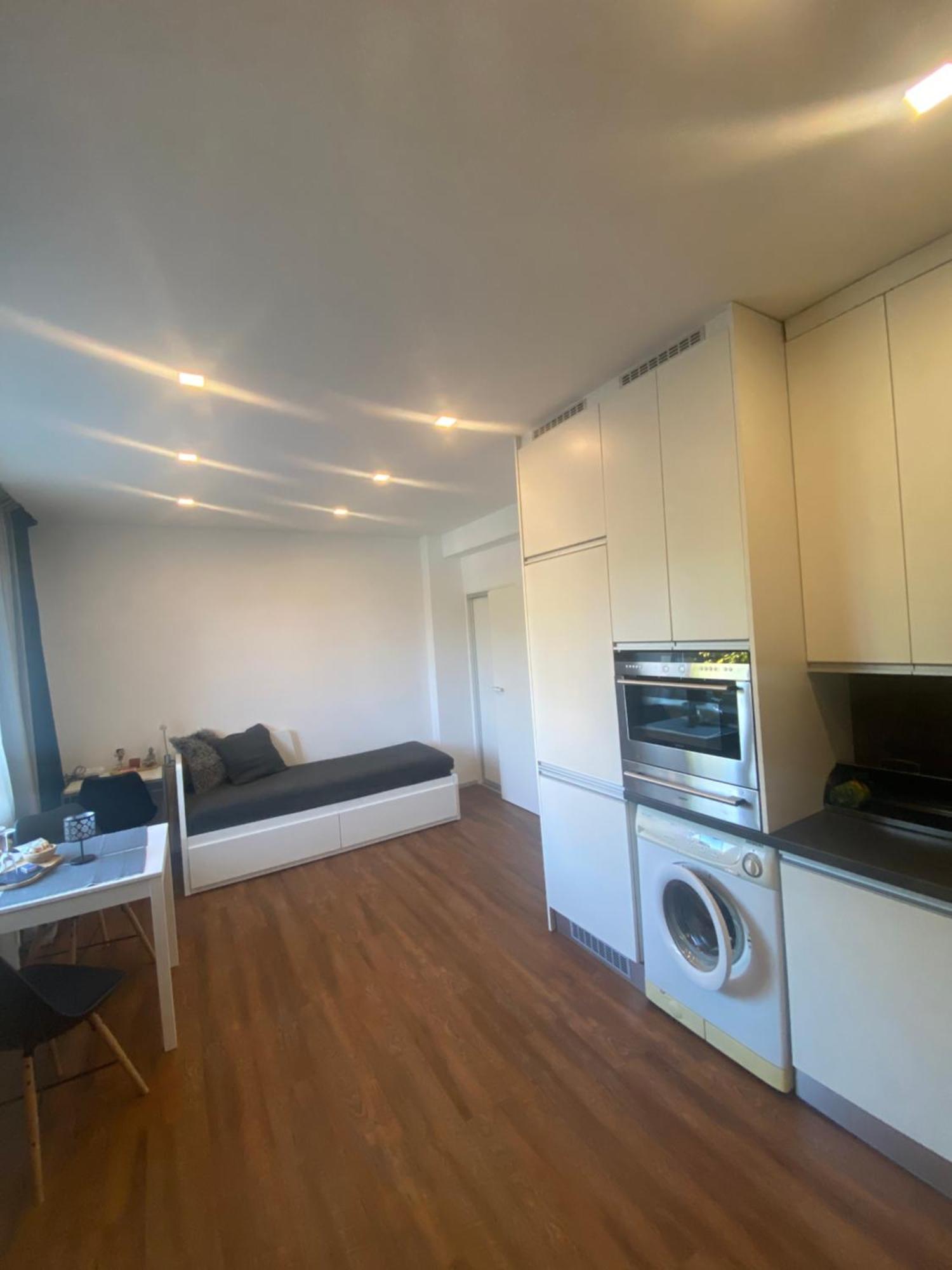Apartman 2+kk, 50 M2 V Klidne Lokalite. 10 Min Od Centra Prahy. * Prague