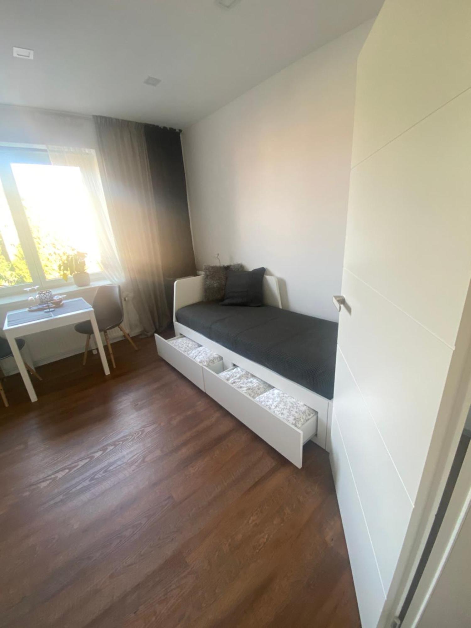 Apartman 2+kk, 50 M2 V Klidne Lokalite. 10 Min Od Centra Prahy.