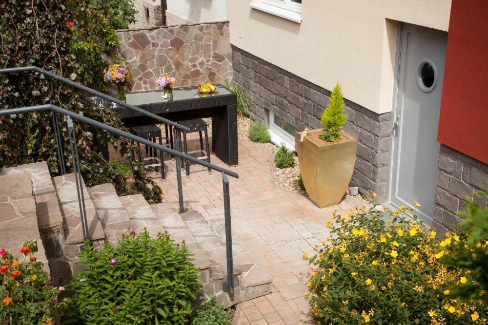 Apartman 2+kk, 50 M2 V Klidne Lokalite. 10 Min Od Centra Prahy. Apartment