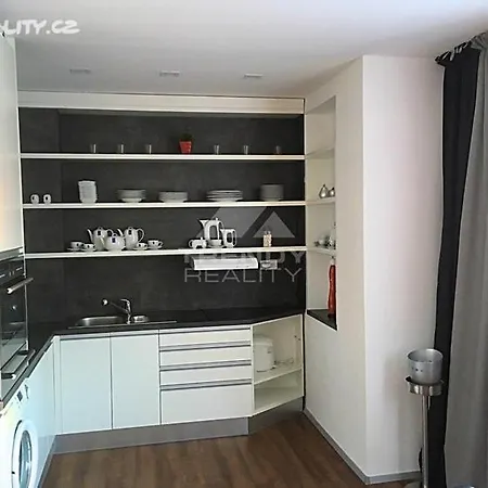 Apartman 2+Kk, 50 M2 V Klidne Lokalite. 10 Min Od Centra Prahy. Прага Экстерьер фото