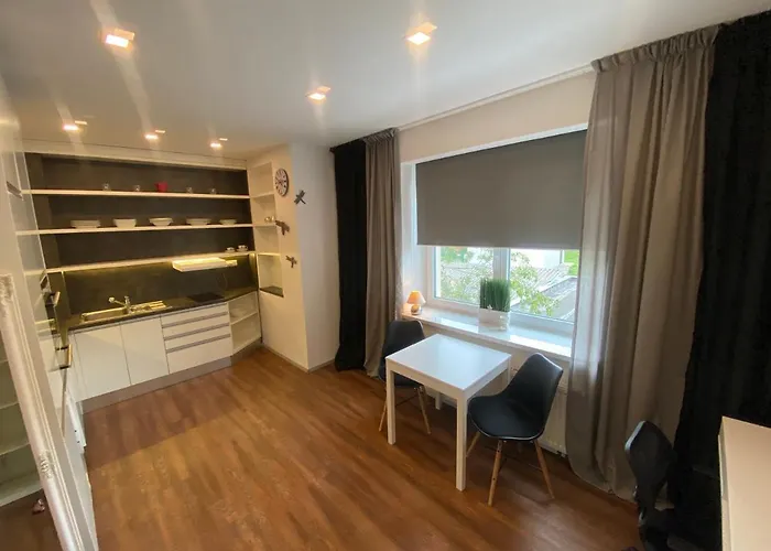 Apartman 2+Kk, 50 M2 V Klidne Lokalite. 10 Min Od Centra Prahy.