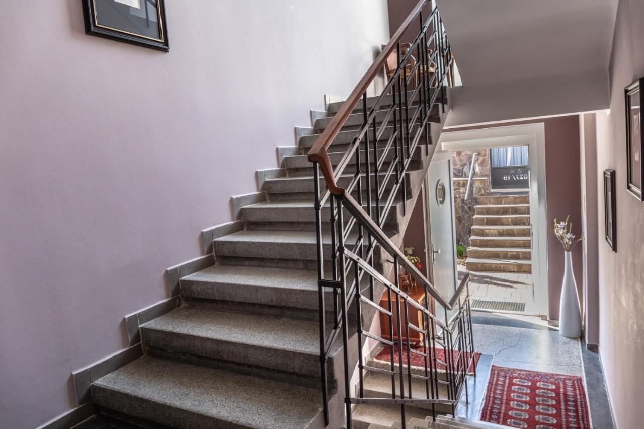 Apartment Apartman 2+kk, 50 M2 V Klidne Lokalite. 10 Min Od Centra Prahy. *