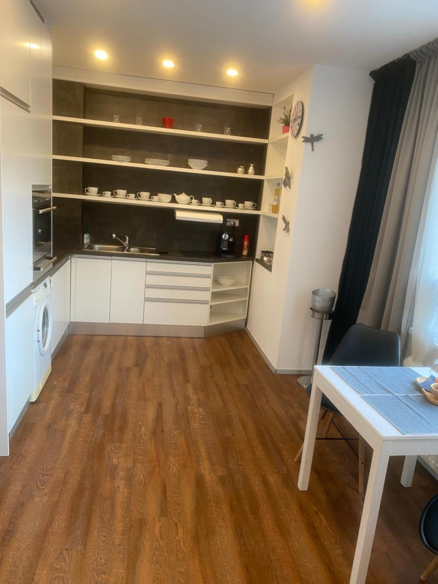Apartman 2+kk, 50 M2 V Klidne Lokalite. 10 Min Od Centra Prahy. Apartment Prague